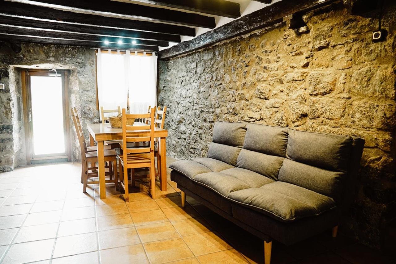 Cases Altes De Posada Naves  Exterior photo