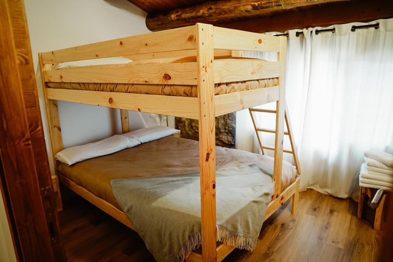 Cases Altes De Posada Naves  Exterior photo